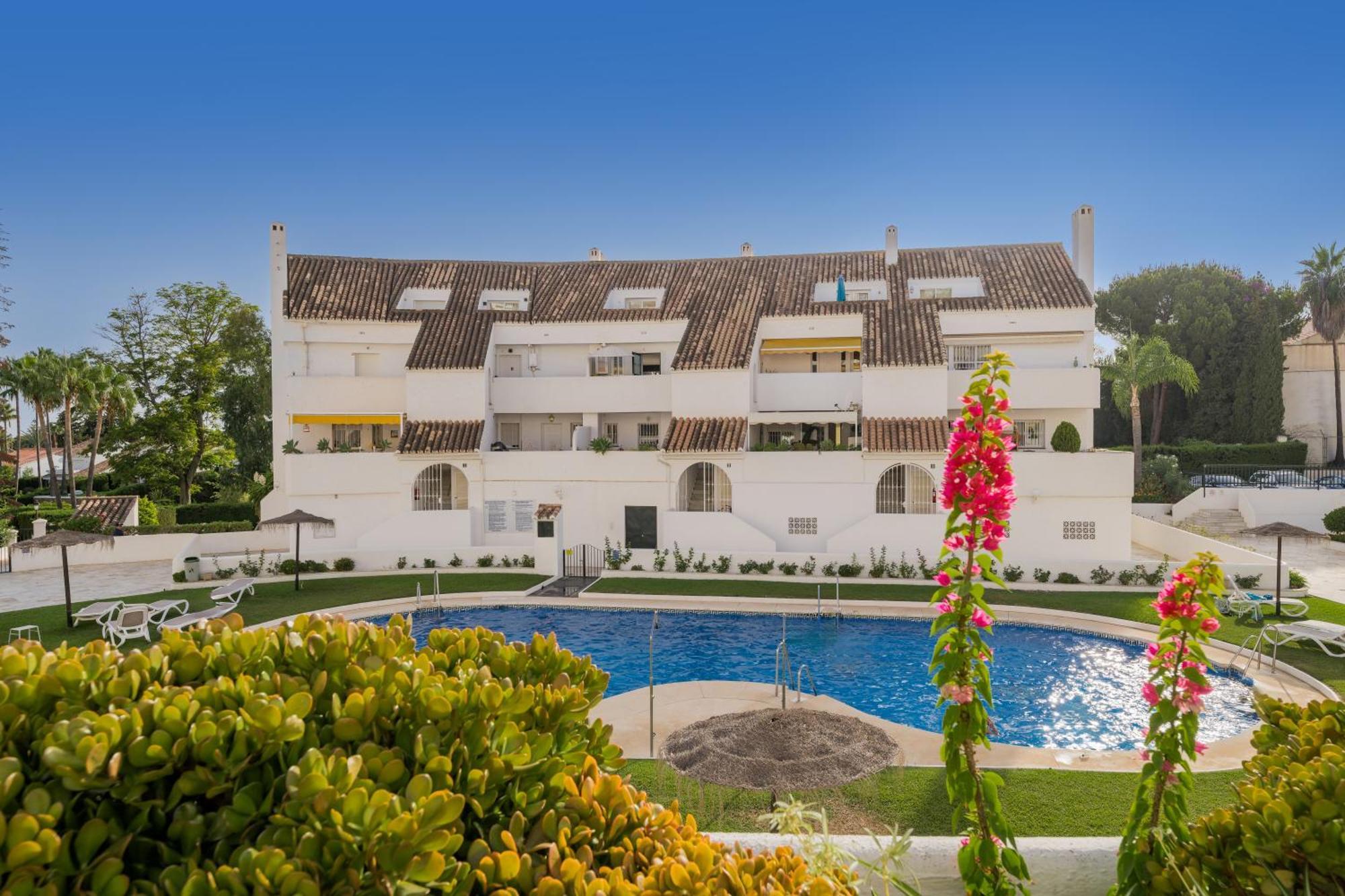 Luxury El Dorado Puerto Banus, Nueva Andalucia, 4 Bedrooms Apartment Marbella